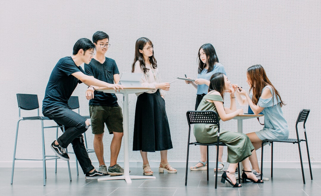 group discussion in meeting