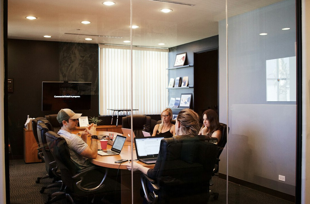group discussion in meeting